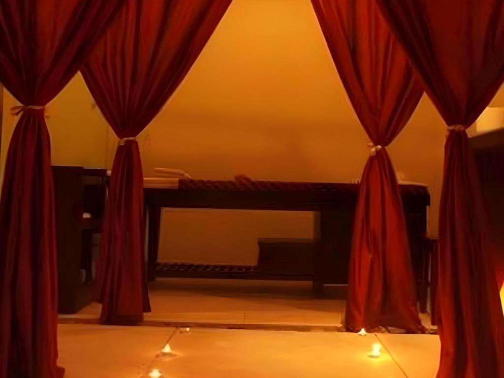 อัล-อิชา ธรรมศาลา Hotel กูตา ภายนอก รูปภาพ
